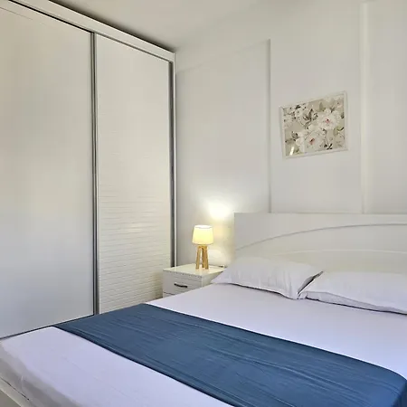 Sea View In 283 Sarandë